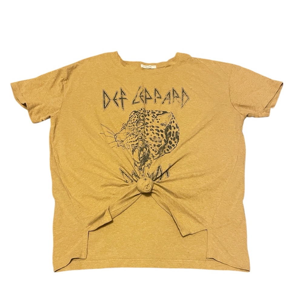 Maurice’s Def Leppard Graphic T-Shirt in Yellow EUC